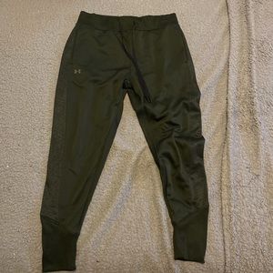 Women’s Under Armour sweatpants